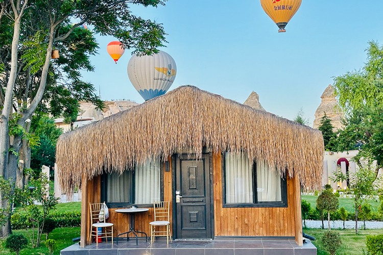 Kapadokya'da küresel ısınmayı dert edinen bir otel