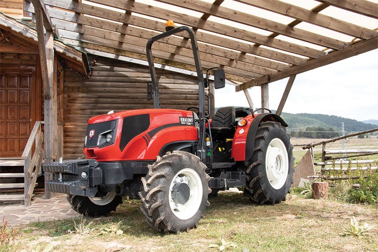 Erkunt'un Euro5 Motorlu Traktörleri Egeli Çiftçileri Bekliyor