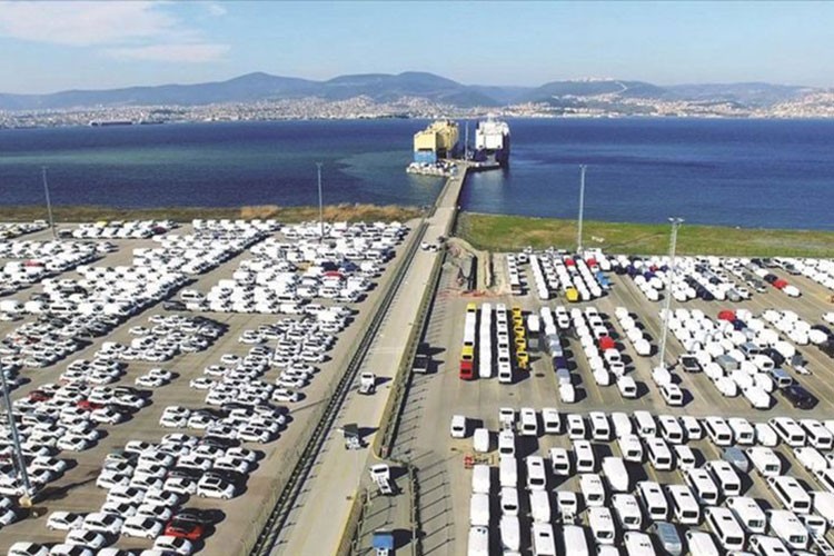 Otomotiv 3,6 milyar dolarlık ihracatla ilk sırada yer aldı
