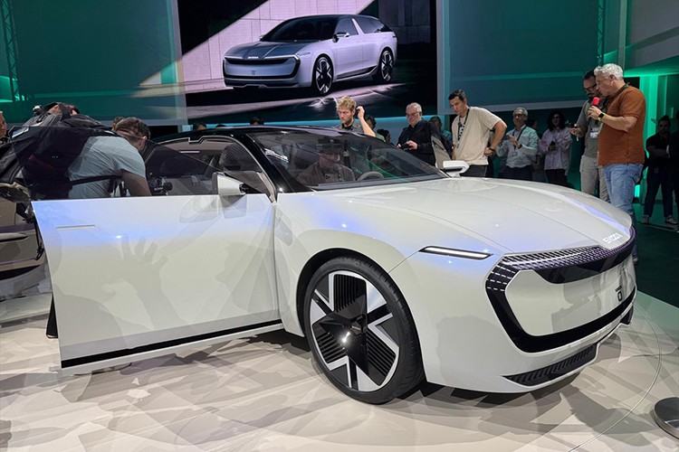 Skoda, elektrikli station-vagon modeli Vision O'yu tanıttı