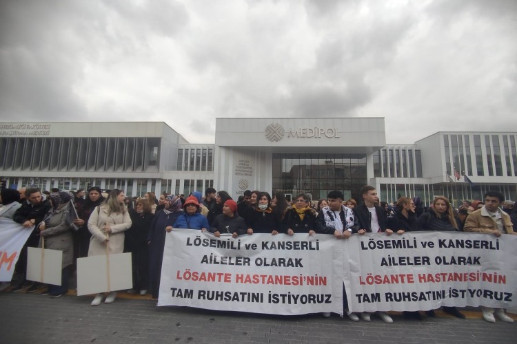 LÖSEV'Lİ AİLELER SAĞLIK BAKANINA SORDU: 7 YILDIR LÖSANTE'YE NEDEN TAM RUHSAT VERİLMİYOR?