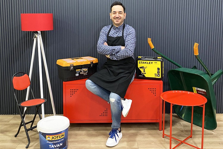 Tam kapanmada evlerde boya badana işleri hızlandı