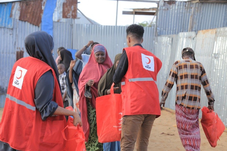 Türk Kızılay, yurt dışı kurban bağışlarınızı ihtiyaç sahiplerine ulaştırıyor!
