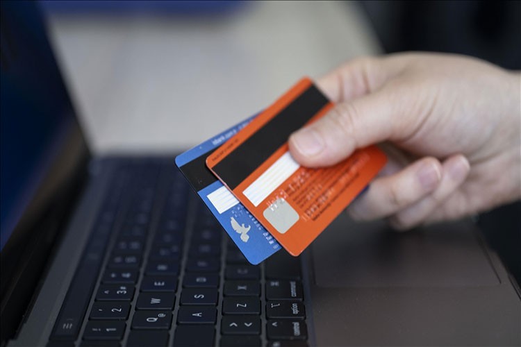 Kartlı ödemelerde artış önemli ölçüde yavaşladı