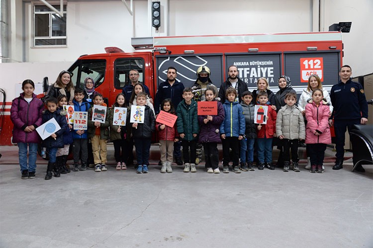 Öğrencilerden itfaiye erlerine anlamlı ziyaret