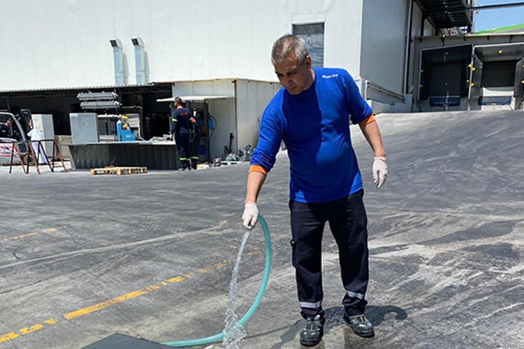 Şirketler işçi bulamıyor, işsizler iş beğenmiyor