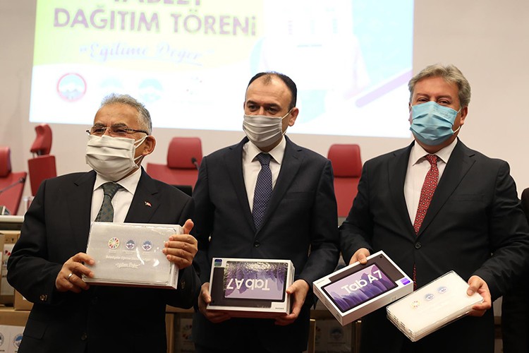 Eğitimde belediyelerin ortak desteği