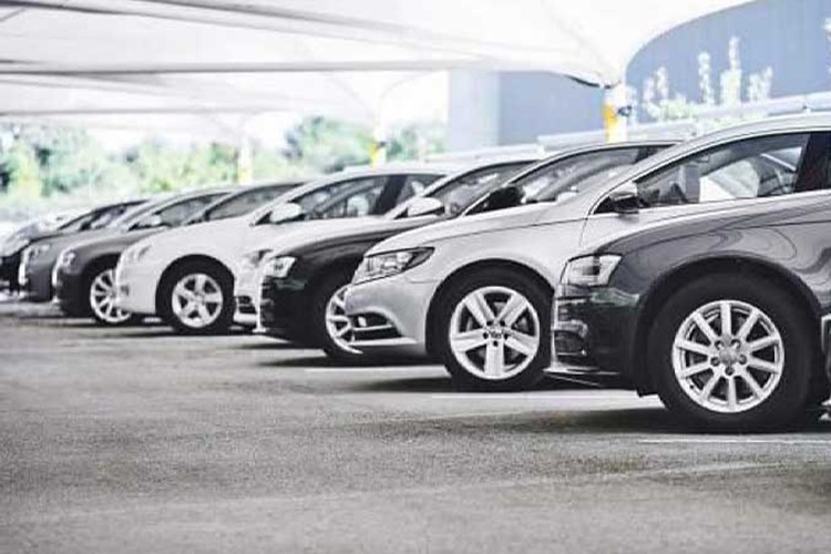 Oto satışları bu yıl ilk kez arttı
