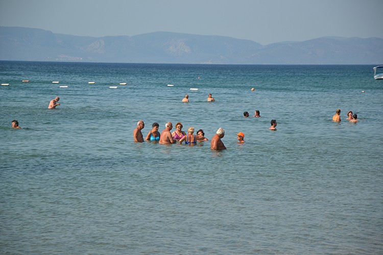 Sahiller yabancı turistlere kaldı