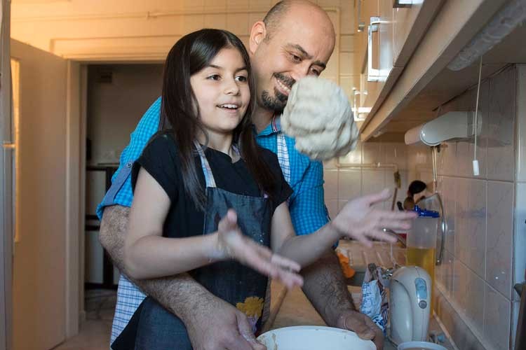 Baba sevgisi ve ilgisiyle büyümek, çocukların çok yönlü gelişimini destekliyor!