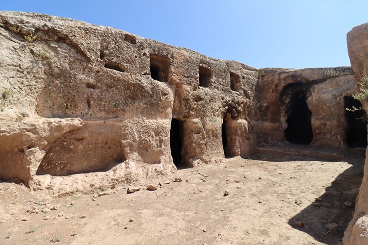 Şanlıurfa'da bulunan kaya kilisesi kayıt altına alındı