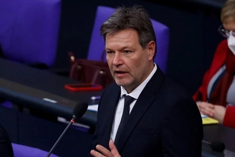 Çiftçiler Ekonomi Bakanı Habeck'i engelledi