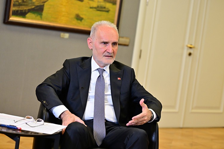 "Tüketim mallarının ithalatı, yatırım mallarını geçti"
