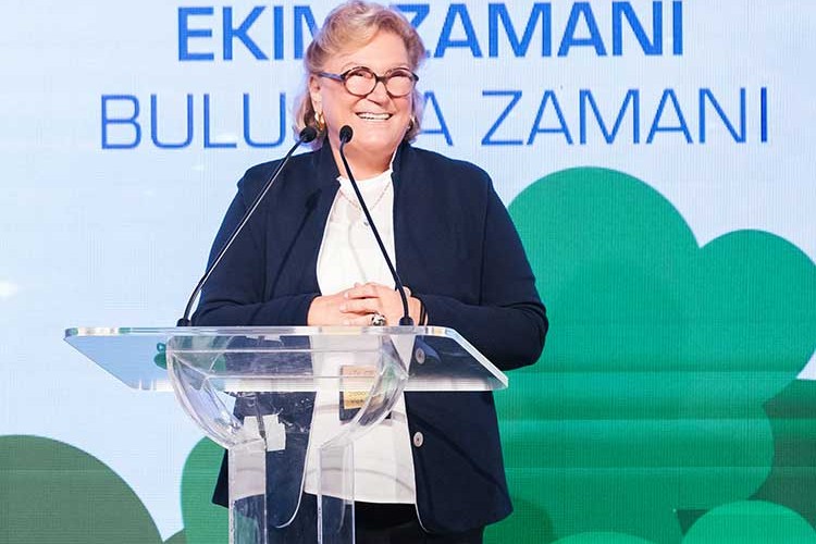 "81 ilinde yüz binlerce insana hep birlikte ulaştık