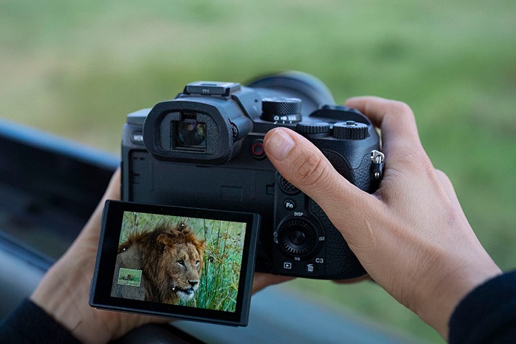 Sony RX10 Mark V tanıtıldı