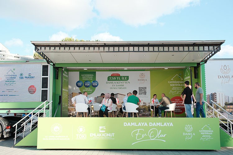 Gayrimenkul Sertifikası çadırları istanbul meydanlarında