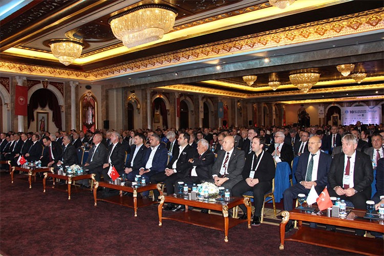 10. Su Ürünleri Yetiştiriciliği Çalıştayı Antalya'da başladı