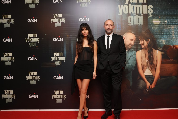 Halit Ergenç ve Tûba Büyüküstün'ü buluşturan