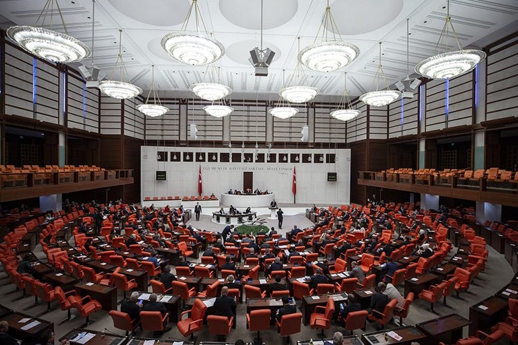 Limanların özelleştirilmesi torba yasadan çıkarıldı