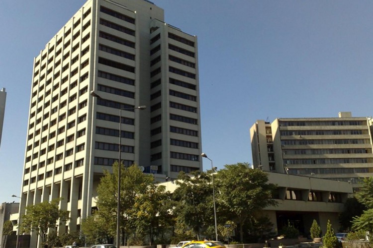 Hazine 5,7 milyar borçlandı