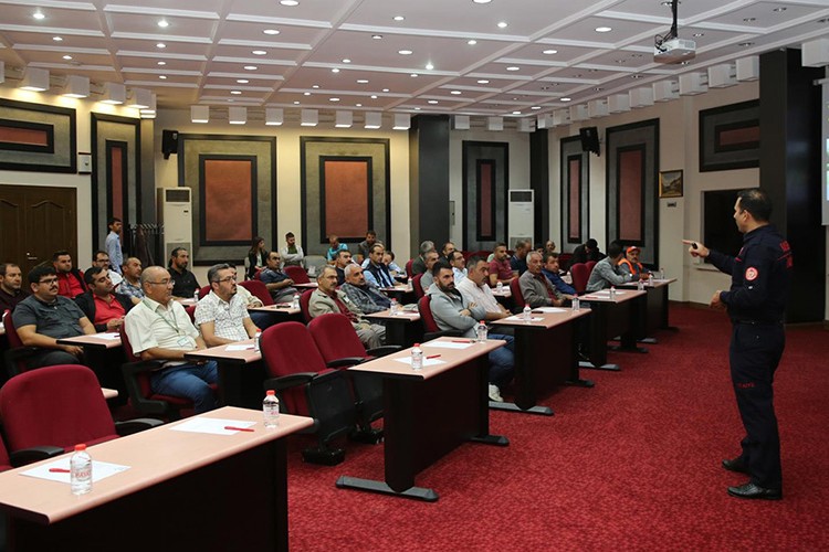 Belediye personeline yangın eğitimi