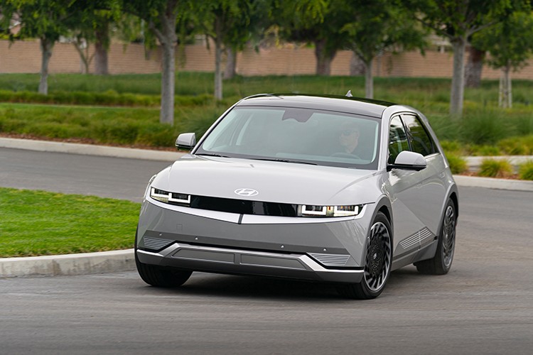 Hyundai IONIQ 5 mobiliteyi yeniden tanımlıyor