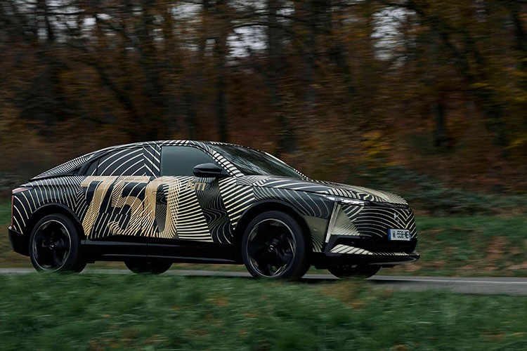 Elektrikli N°8 modelinde Formula E teknolojileri kullanılıyor