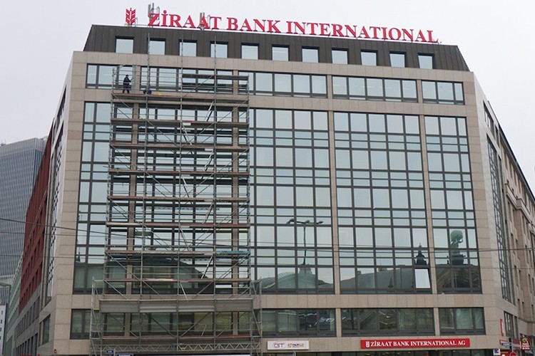 "Almanya'nın en iyi bankaları" arasında gösterildi