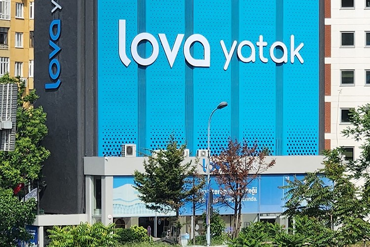 100 mağaza hedefine ulaştık