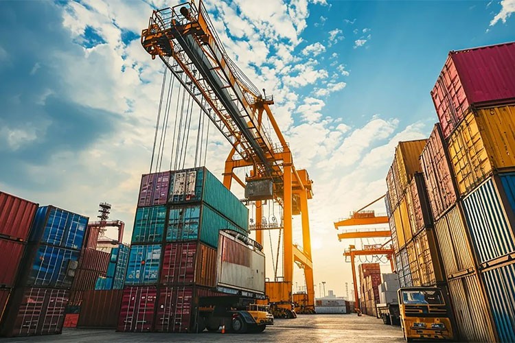 Türk lirasıyla dış ticaret 700 milyar liraya ulaştı