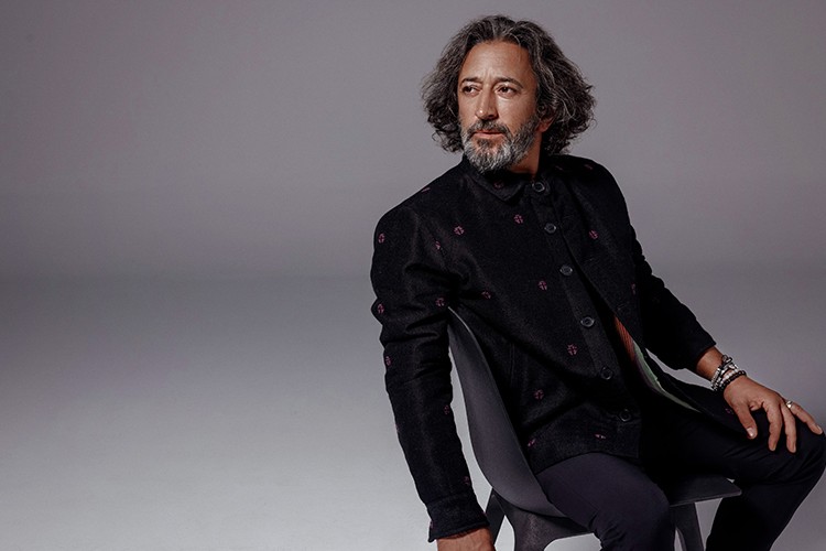 Fettah Can "Yola Devam" d iyor