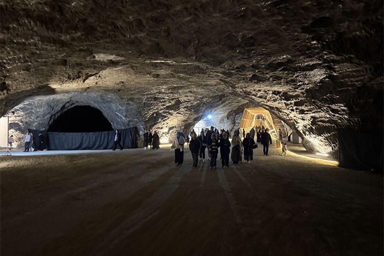Yer Altı Tuz şehri turist akınına uğradı