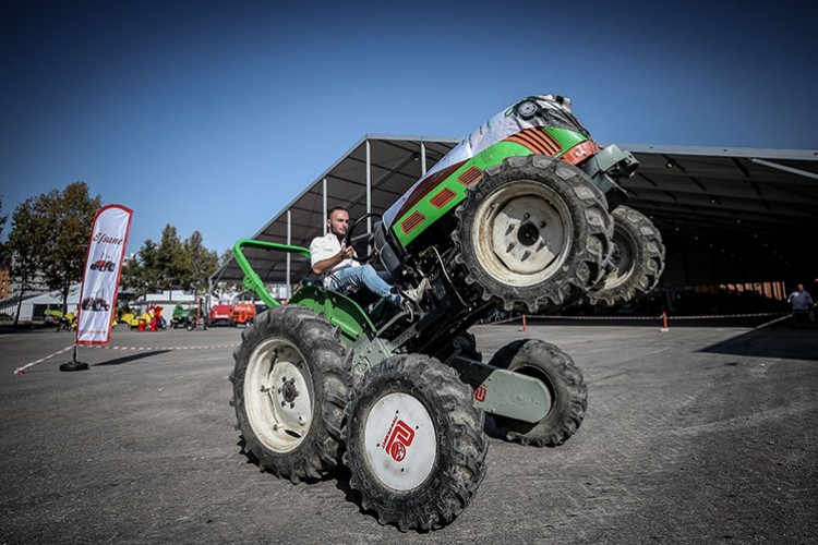 Traktör devrilmesine son...