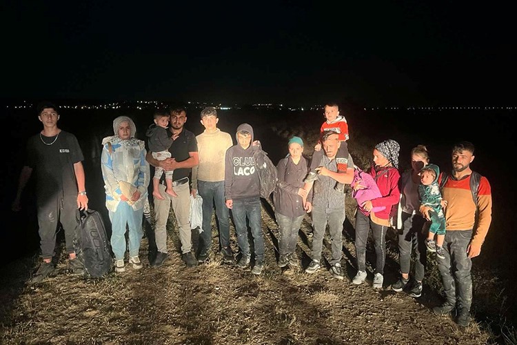 Edirne'de 24 düzensiz göçmen yakalandı