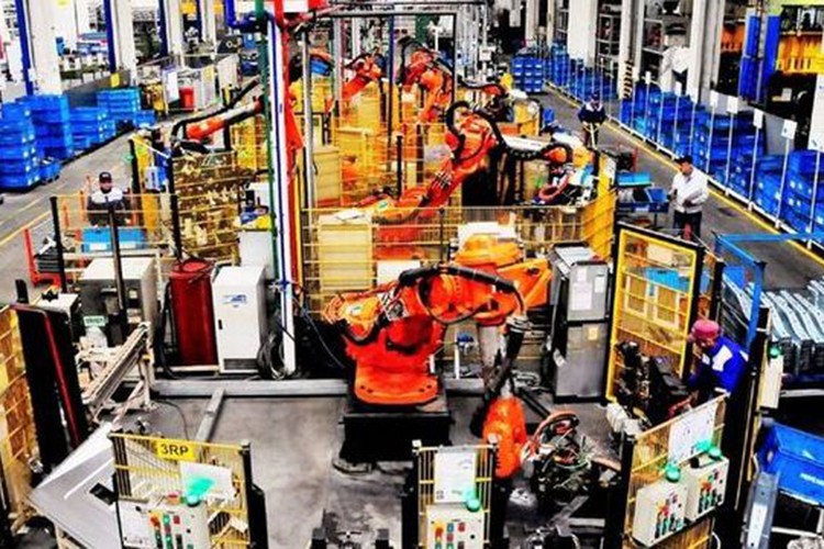 Sanayi üretimi Kasım'da aylık yüzde 2,5 arttı