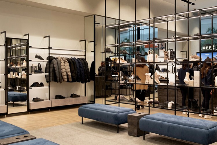 Geox ilk mağazasını İstinyapark İzmir'de açtı