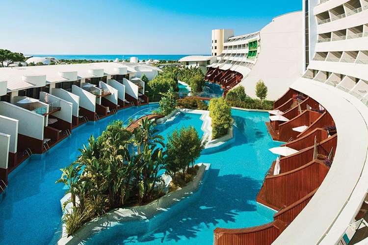 Antalya'da Bayram hareketi