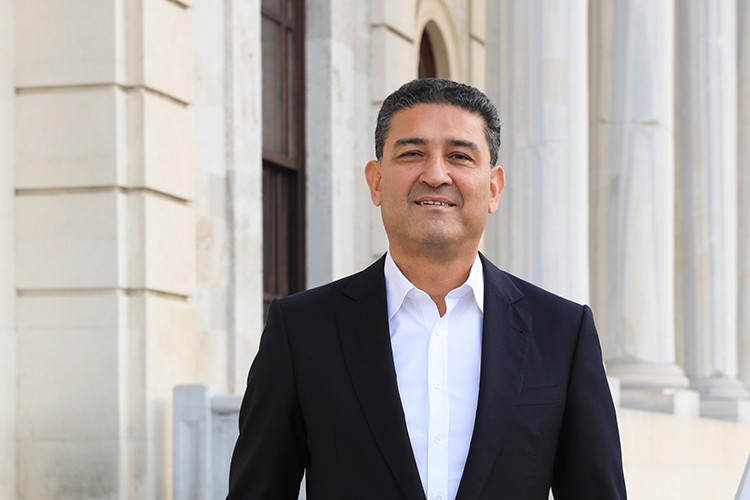 Yüz maskesi üretecek