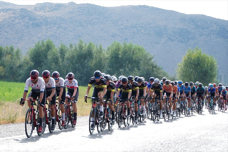 Yol ve Dağ Bisikleti Yarışları'nın ilk etabı tamamlandı