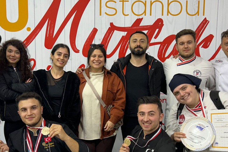 BU GASTRONOMİ YİNE ÖDÜLLERE DOYMUYOR