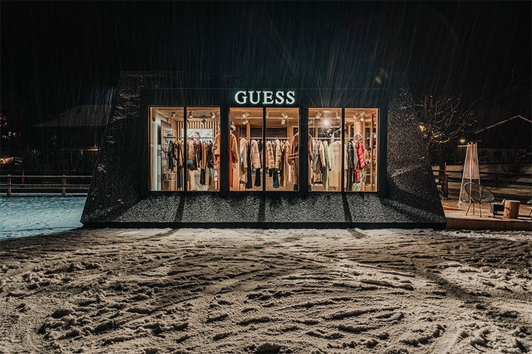 GUESS 2024 kış projesiyle Alp Dağları'na dönüyor