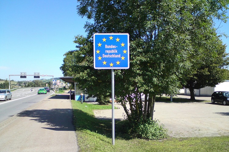 Almanya sınırları gevşetiyor