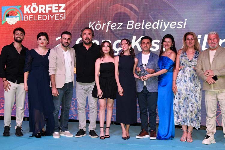 Ünlü tiyatroculardan genç sinemacılara destek