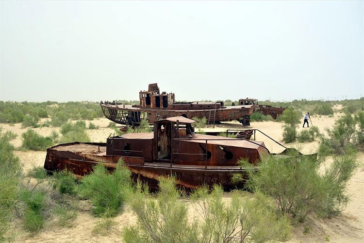 Orta Asya'nın en büyük çevre felaketi Aral Gölü'nün kuruması