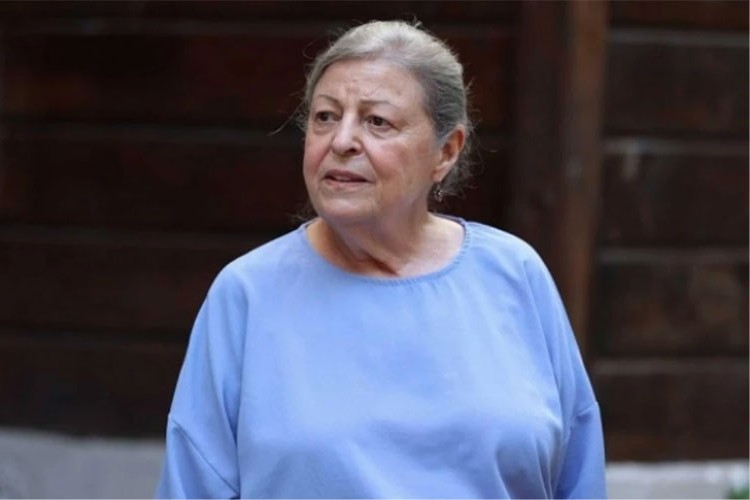 Tiyatro sanatçısı Sema Çeyrekbaşı yaşamını yitirdi