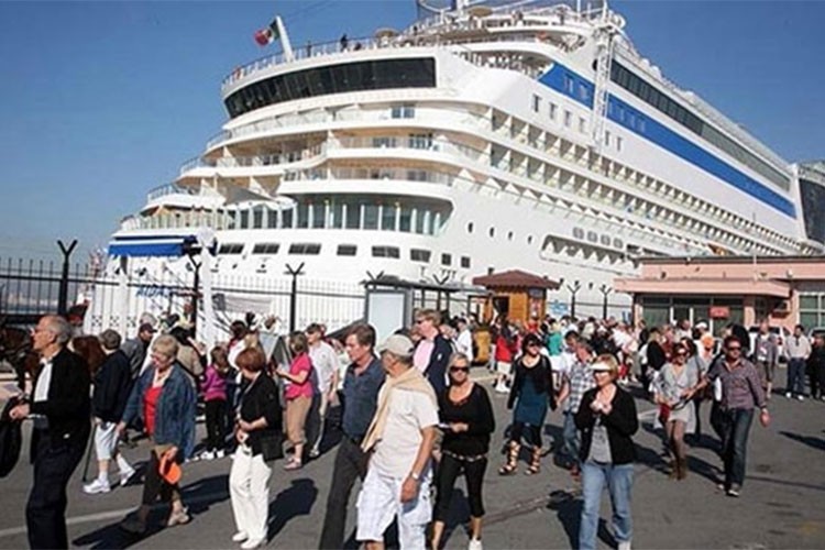 İzmir 1 milyon 653 bin 978 turist ağırladı