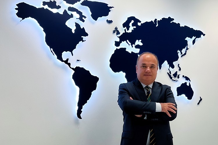 Avrupa'da kamyon şoförü açığı bulunuyor