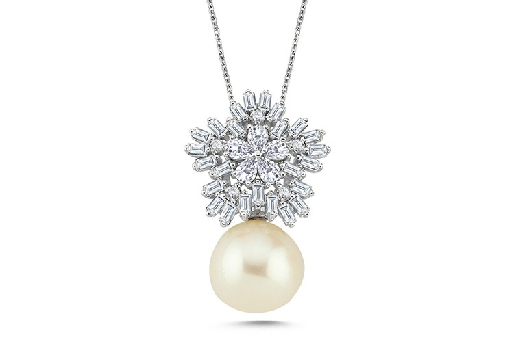 Ariş Pırlanta yeni inci koleksiyonunu tanıttı