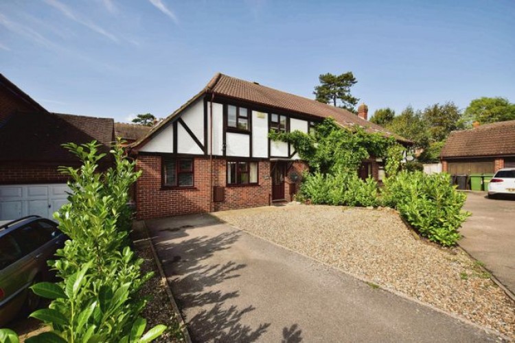 İngiltere'de konut sektörü kasımda daraldı