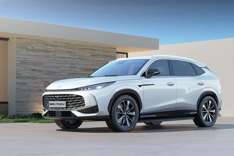 1000 Km'nin Üstünde Menzilli Yeni MG HS Ekim'de Geliyor